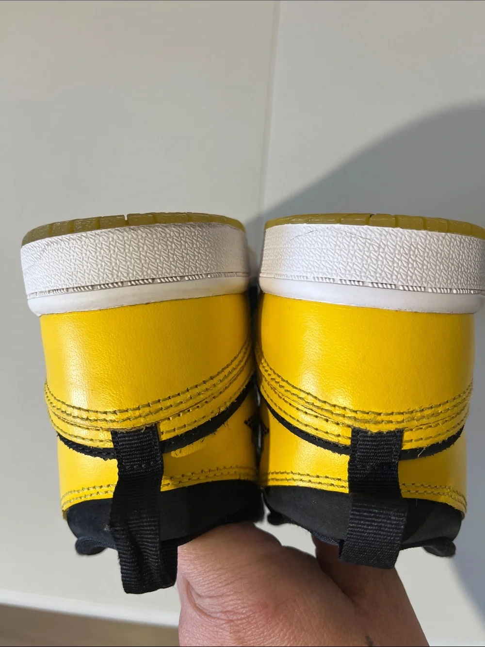 Nike Air Jordan 1Y Mid Kids Black Yellow Varsity